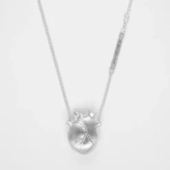 Björg Jewellery - Halsband Anatomiskt Hjärta Large Silver