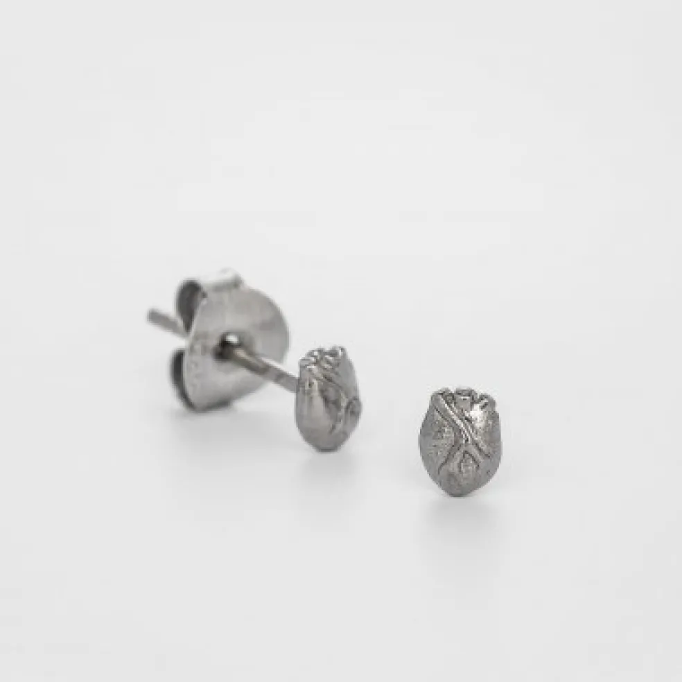 Björg Jewellery - Örhängen Anatomiskt Hjärta Mini Svart
