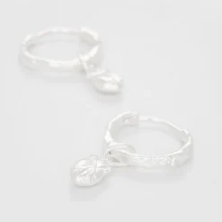 Björg Jewellery - Örhängen Anatomiskt Hjärta Hoop Silver