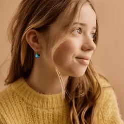 Blomdahl - Örhängen Blomma Titan Mörkblå