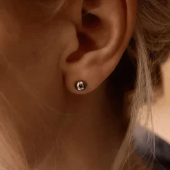 Blomdahl - Örhängen Half Titan Silver