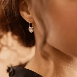 Blomdahl - Örhängen Heart Titan Golden Svart