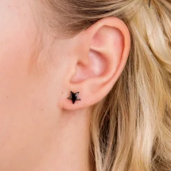 Blomdahl - Örhängen Stjärna Plain Titan Svart