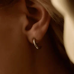 Blomdahl - Örhängen Titan Round Curved Silver