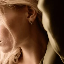 Blomdahl - Örhängen Titan Round Curved Silver