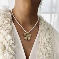 Bud To Rose - Halsband Blossom Pärlor Guld