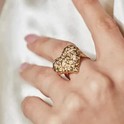 Bud To Rose - Ring Scarlett Guld