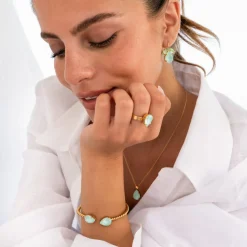 Caroline Svedbom - Armband Mini Drop Guld Soft Mint