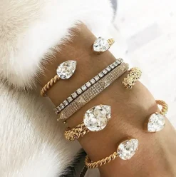 Caroline Svedbom - Armband Mini Drop Guld Crystal