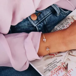 Caroline Svedbom - Armband Petite Drop Guld Vintage Rose