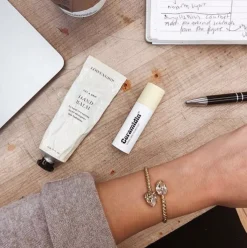 Caroline Svedbom - Armband Mini Drop Guld Silk