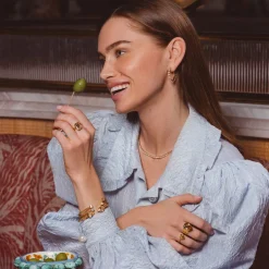 Caroline Svedbom - Armband Mini Twisted Pearl Guld