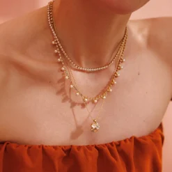 Caroline Svedbom - Halsband Lily Pearl Guld