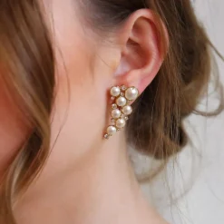 Caroline Svedbom - Örhängen Little Miss Pearl Guld