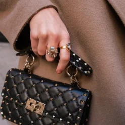 Caroline Svedbom - Ring Mini Drop Guld Greige