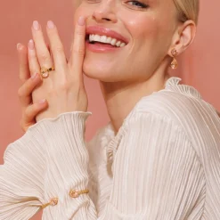 Caroline Svedbom - Ring Mini Drop Guld Light Peach