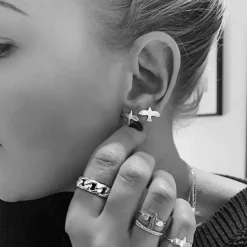 Emma Israelsson - Örhängen Duva Stud Silver