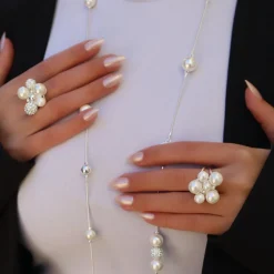 Ioaku - Halsband Berry Iconic Silver Pearl