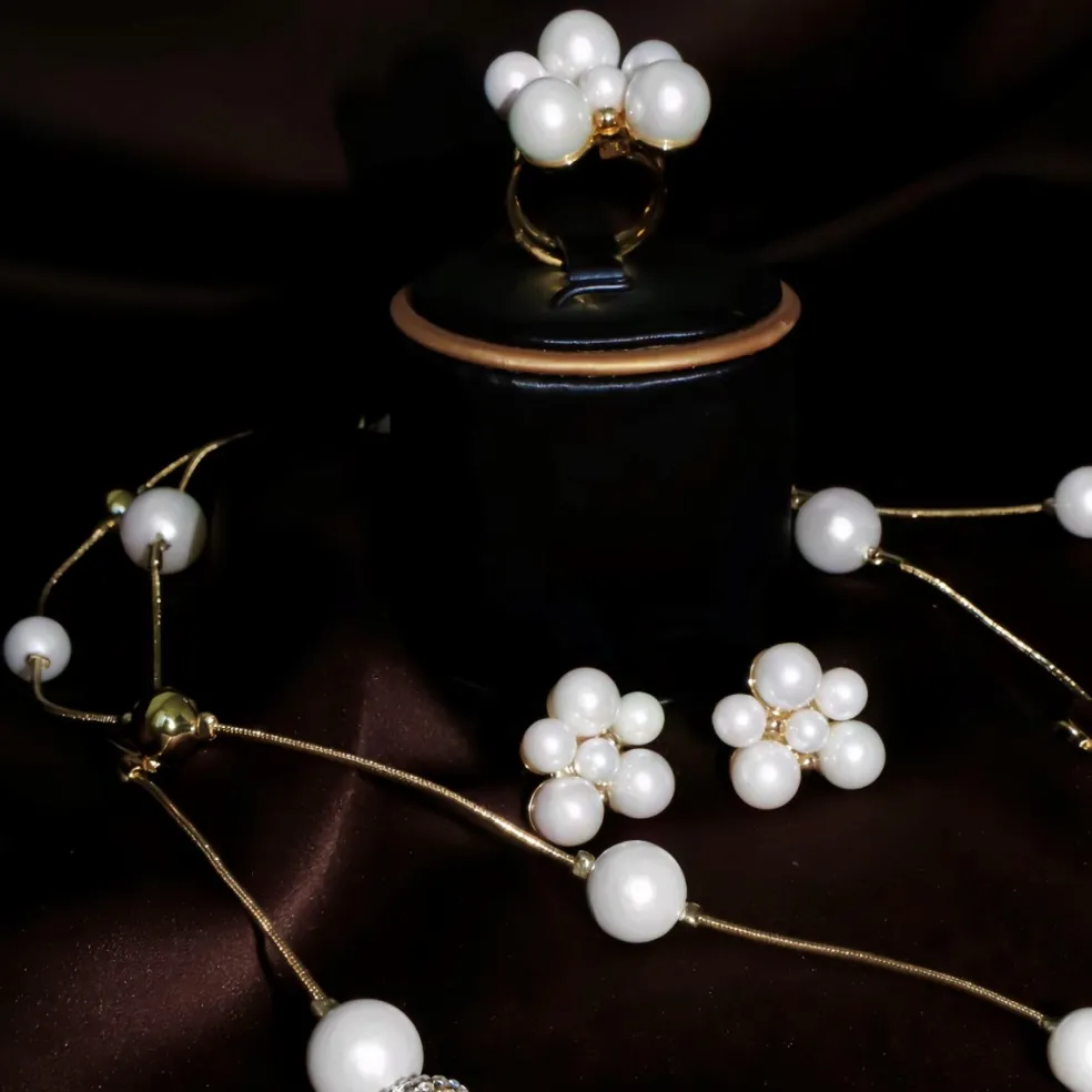 Ioaku - Halsband Berry Iconic Guld Pearl