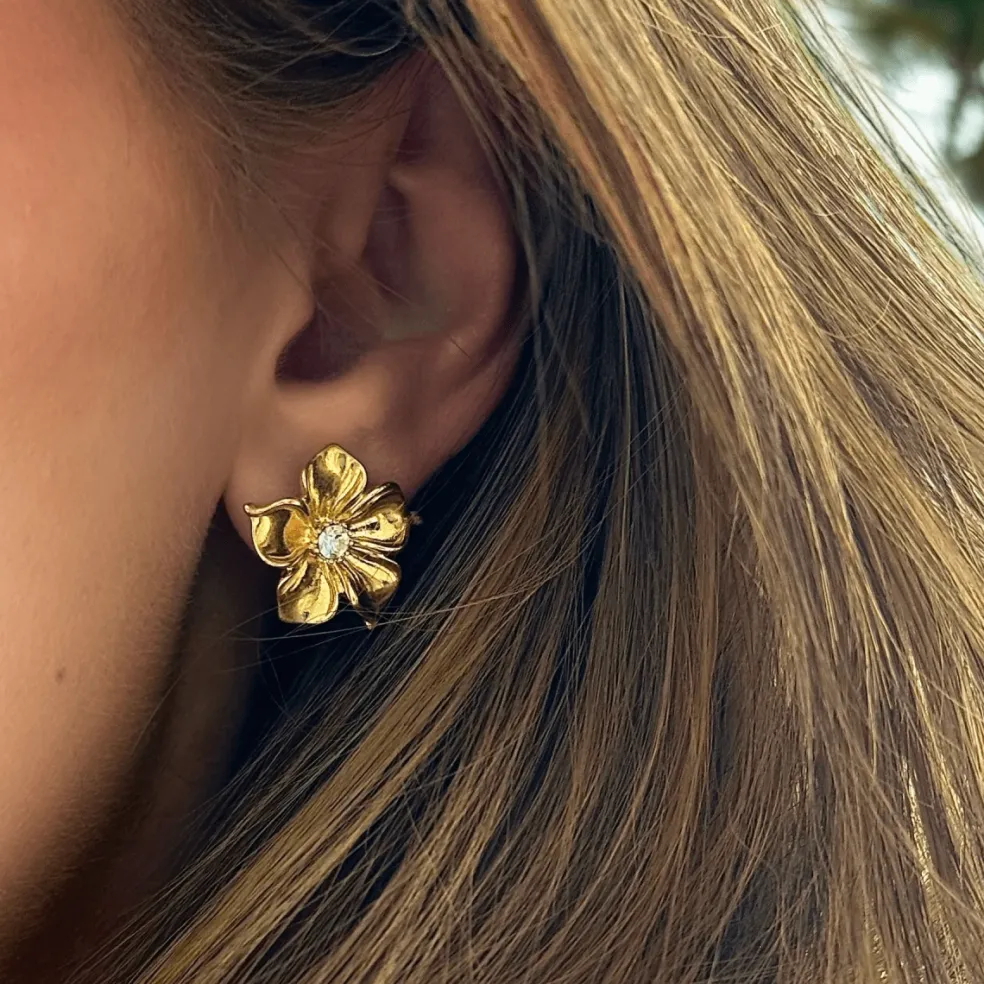 Ioaku - Örhängen La Fleur Stud Guld