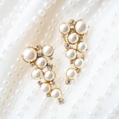 Caroline Svedbom - Örhängen Little Miss Pearl Guld